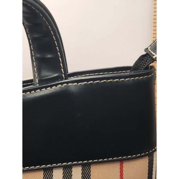 Burberry Check Canvas LG Shoulder Bag - Picture 4 of 11